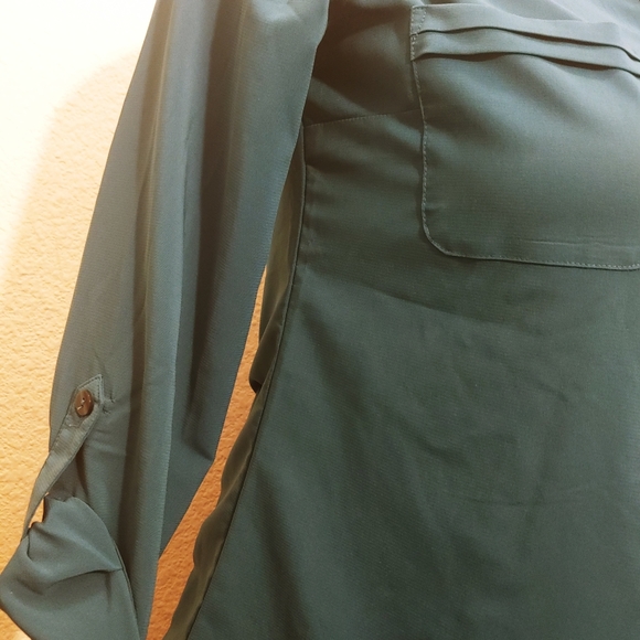 Blue 👚 - Picture 3 of 4